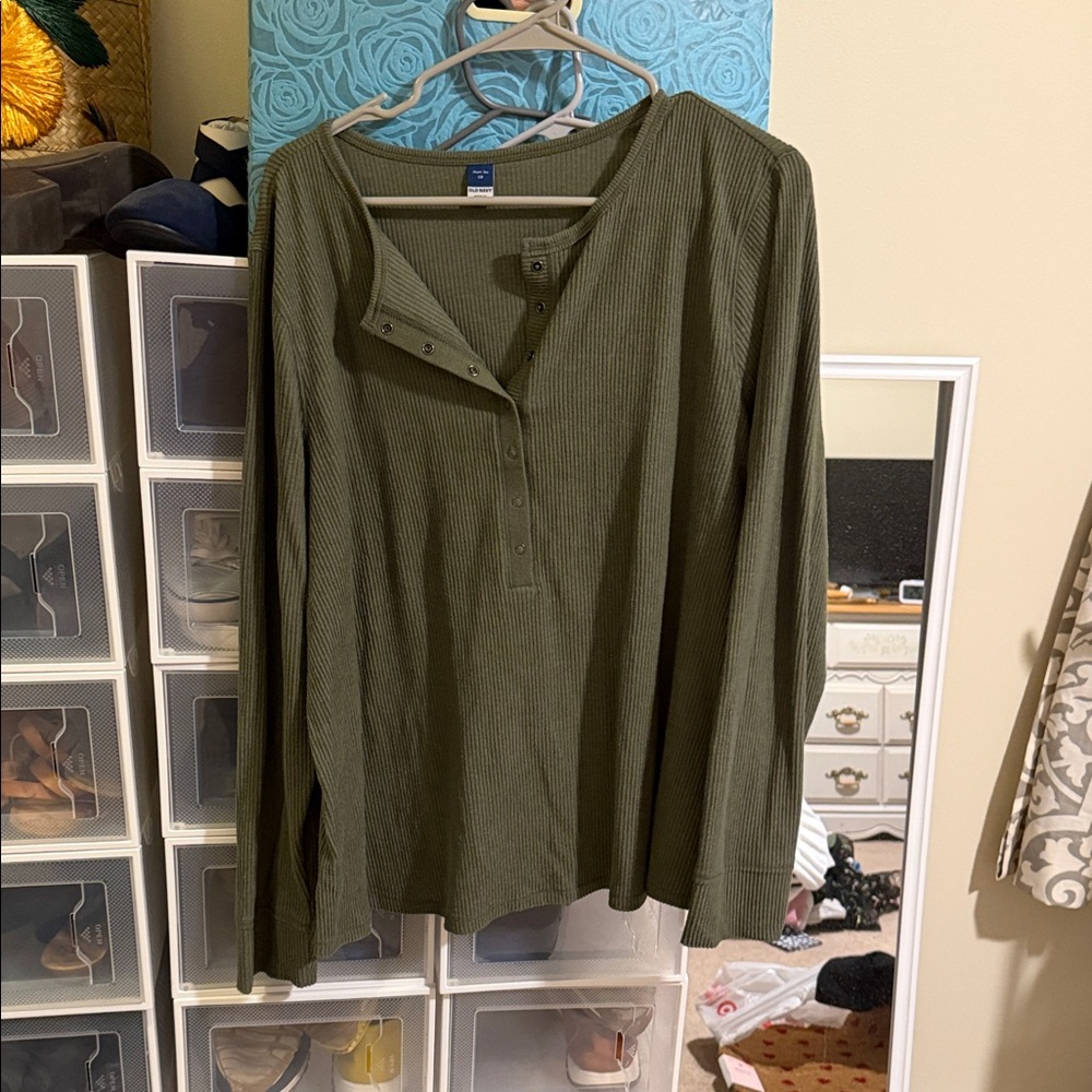 Old Navy Forest Green Long Sleeve Top